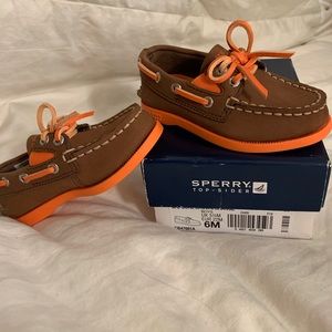 BrNd new-never worn-in box Sperry boat shoes
